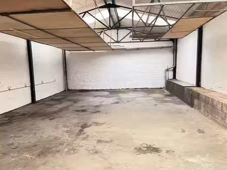 entrepôt +/- 140m² - prox. immédiate du boulevard mettewie