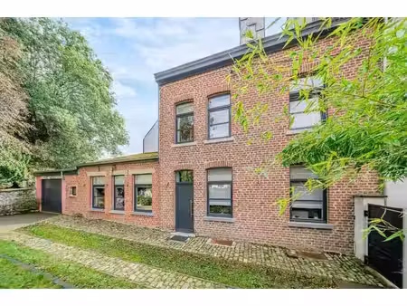 jolie maison avec jardin  garage et terrasse