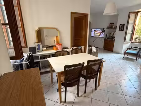 appartement t3 lumineux avec jardin privatif — vif