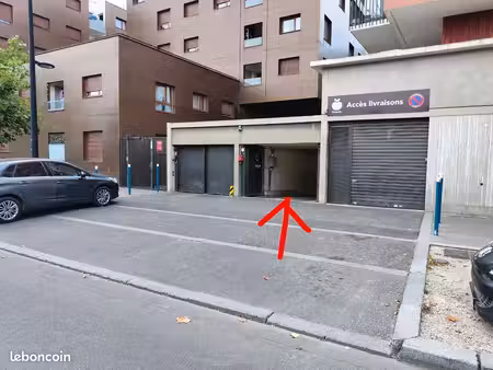 2 places de parking couvert / très bonne rentabilité