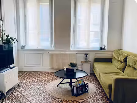 maison aux pieds de la cathédrale de beauvais - cour intérieure sans vis-à-vis