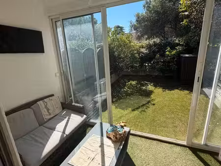 maison 2 pièces  jardin  véranda et garage