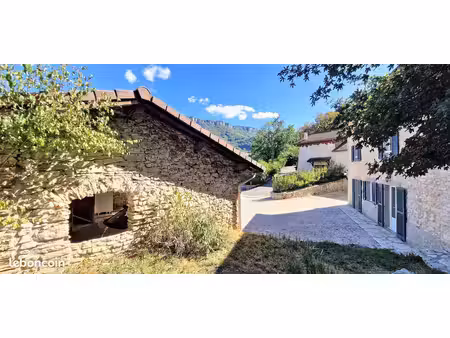 maison 15 pièces 135 m²