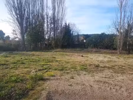 vente terrain 582 m² à pignans (83790)  157 500 €