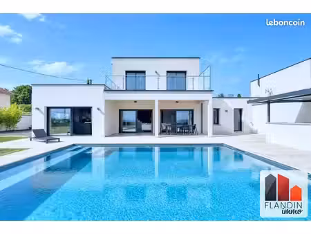 maison 5 pièces 160 m²