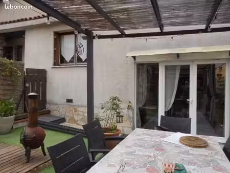 propriété 4 pièces 90 m²
