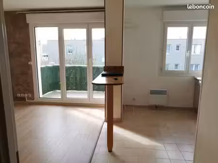 grand studio de 30 m² à domont