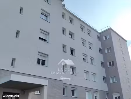 appartement 1 pièce 71 m²