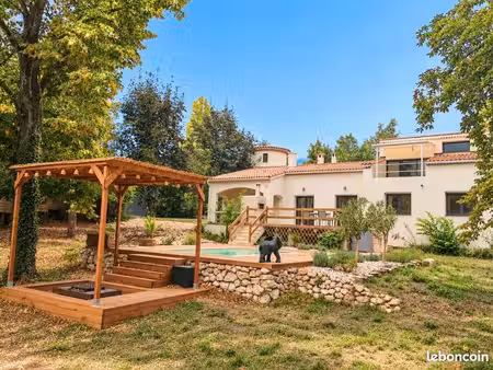 maison rénovée avec rivière et cascades sur la propriété – châteauvert  quartier queirol