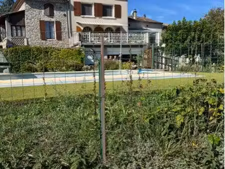 à vendre – belle propriété avec piscine et fort potentiel à laurac-en-vivarais