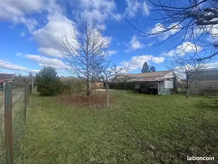 terrain 660 m² cérons