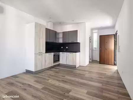 studio 1 pièce 26 m²