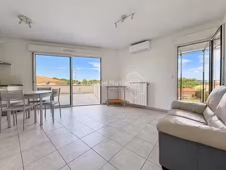 location meublée appartement 2 pièces 45.49 m² à robion (84440)  780 €
