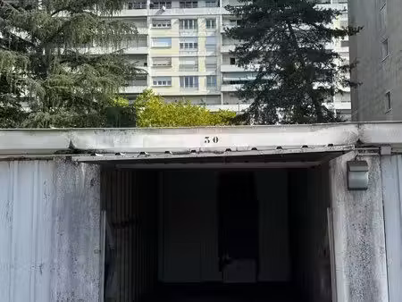 garage en extérieur à louer
