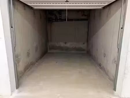 garage fermé à louer