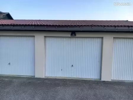 location garage 18 m² proche lac