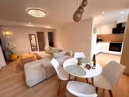 location meublée appartement 3 pièces 64 m² à mittelhausbergen (67206)  890 €