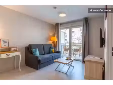 location meublée appartement 2 pièces 41 m² à nice (06000)  1 230 €