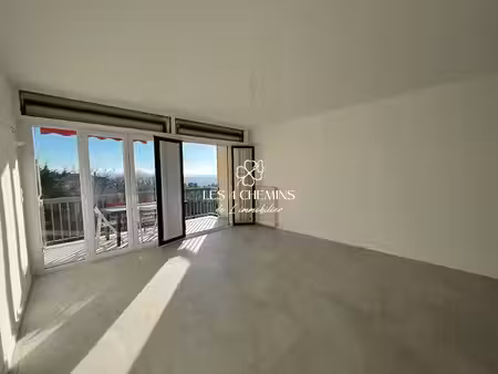 location appartement 3 pièces 76 m² à aix-en-provence (13090)  1 650 €
