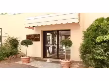 location appartement 2 pièces 47 m² à nice (06000)  2 790 €