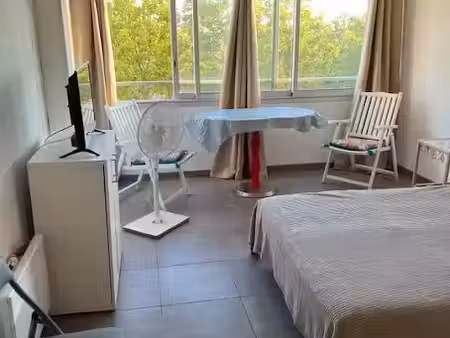 location meublée appartement 1 pièce 24 m² à gruissan (11430)  450 €