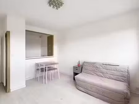 location meublée appartement 1 pièce 25 m² à lavaur (81500)  420 €