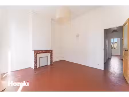 appartement t3 de 60 m² à marseille 13006  rue paradis