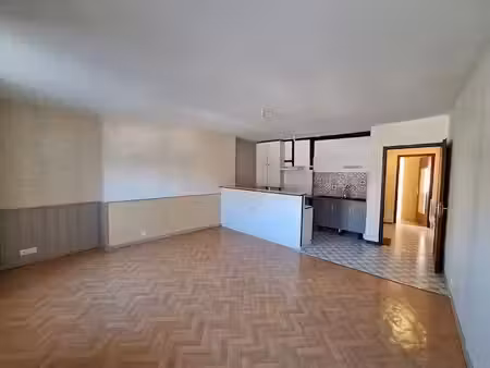 location appartement 2 pièces 45.5 m² à saint-yrieix-la-perche (87500)  402 €