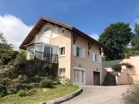 location maison 6 pièces 145 m² à frangy (74270)  2 500 €