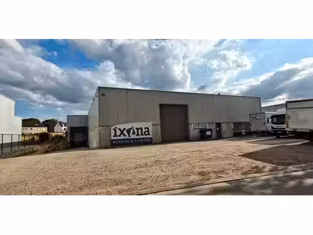 entrepôt à vendre à assent pour € 1.290.000