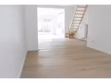 maison avec 4 chambres dans un emplacement privilégié !