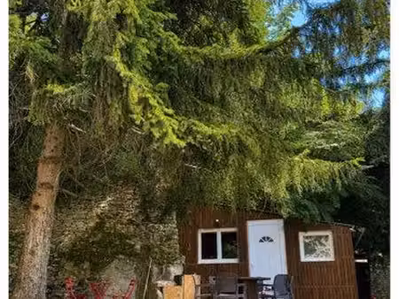 terrain/ jardin/ cabane aménagée