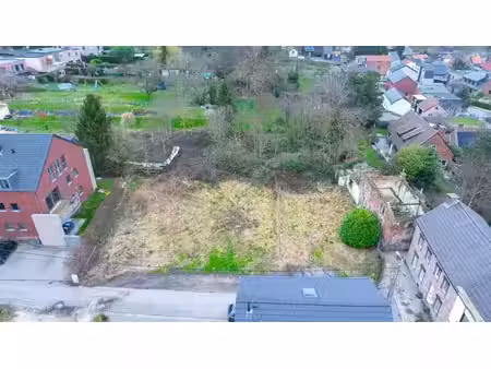maison à restaurer sur un terrain de 1006m²