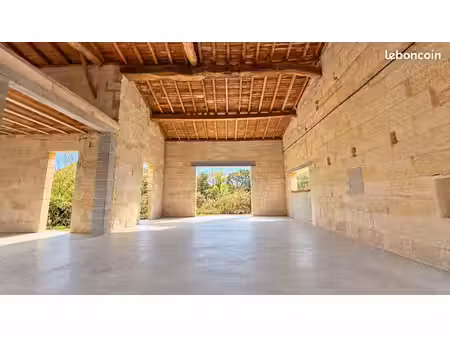 maison 6 pièces 326 m²