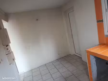 maison à louer dans milieu calme et reposant