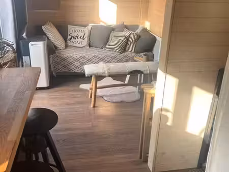 studio avec terrasse et jardin