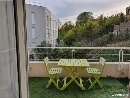 beau 2p 60m² avec balcon dans résidence récente