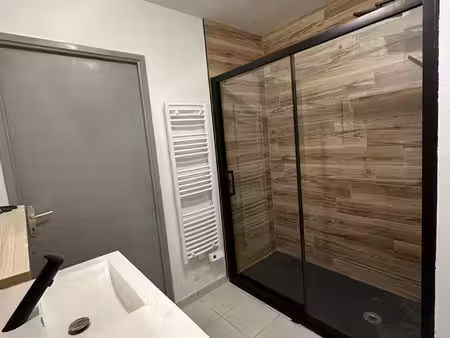 location meuble t2 + terrasse + 2 place de parking