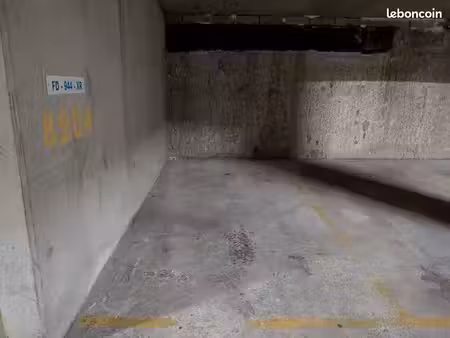 ?️ place parking souterrain à clichy ?️