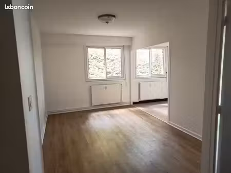 studio 1 pièce 38 m²