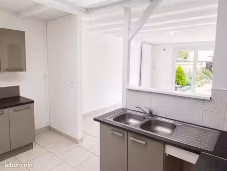 t3 60 m² – plain-pied – 2 chambres – cour privative – disponible immédiatement