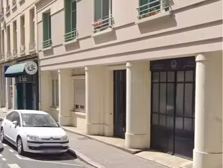 garage avec borne de charge