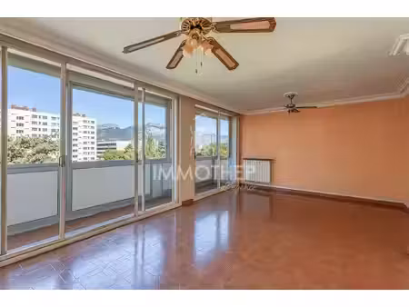 appartement traversant 82 m²