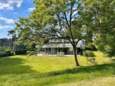 villa d'architecte d'exception un cadre de vie privilégié au coeur du golf