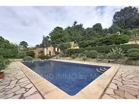 maison de luxe à vendre à la garde-freinet