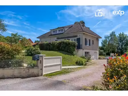 maison familiale à fontaines de 195 m² avec 5 chambres