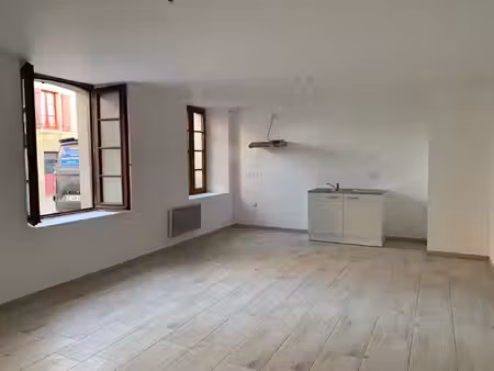 à louer...maison rénovée à réguiny...