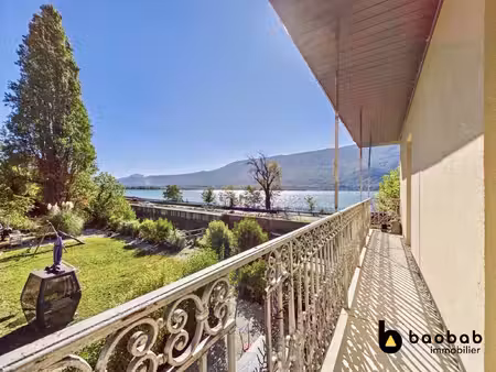 propriété unique avec port privé sur le lac du bourget