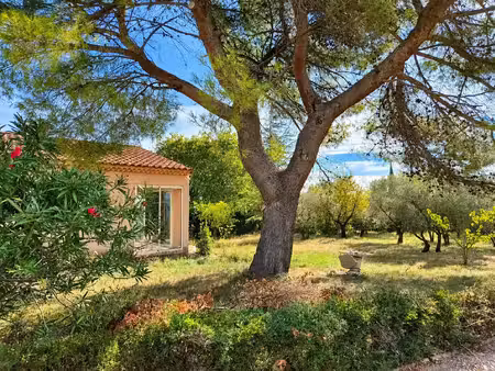 maison plain pied  garage  jardin 1500m2  proche village