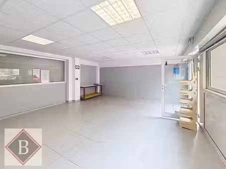 location locaux professionnels 2 pièces 50.16 m² à mougins (06250)  1 100 €